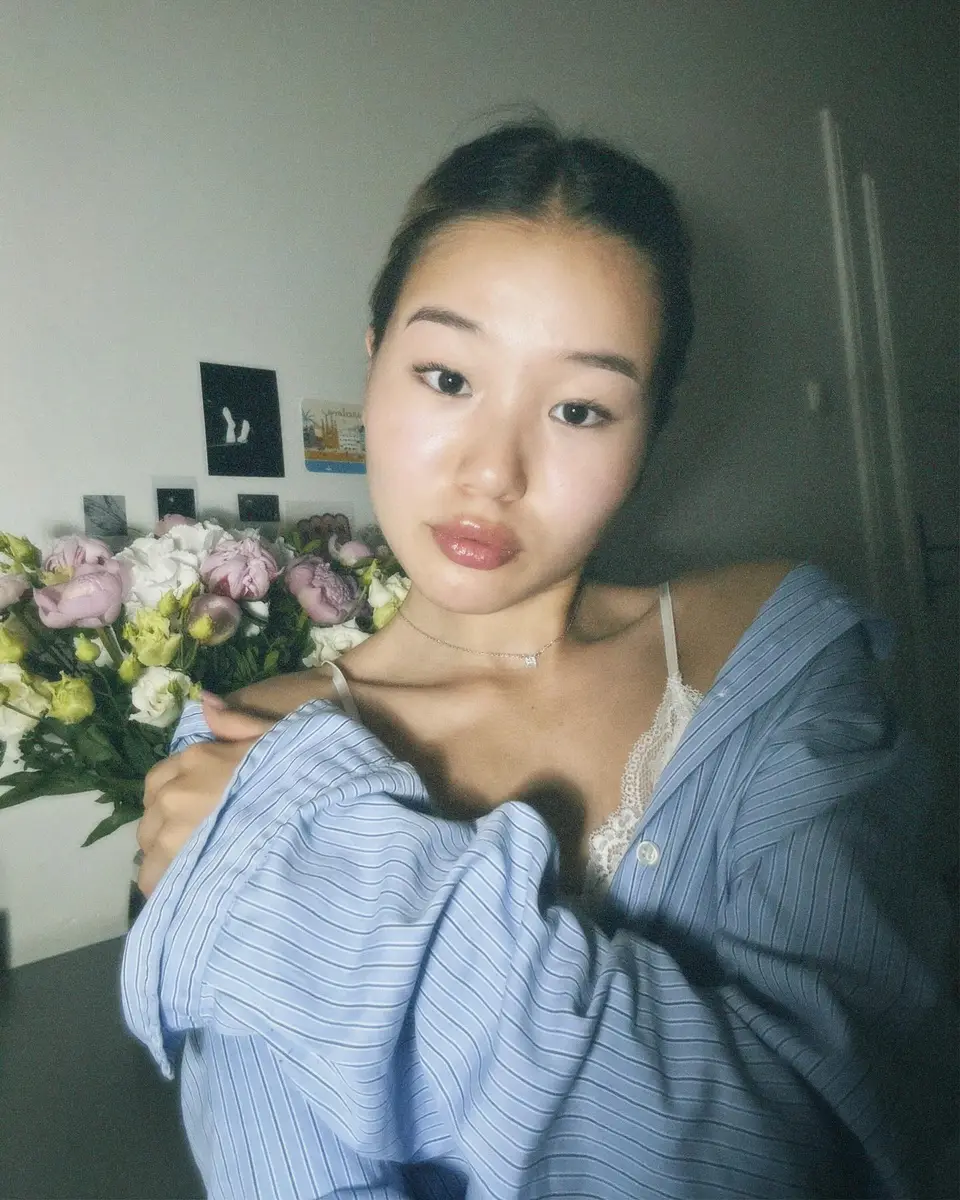 Ainur escort in Hong Kong