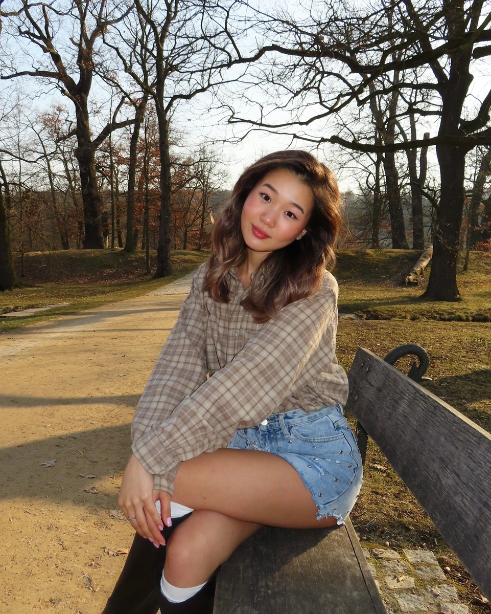 Ainur escort in Hong Kong