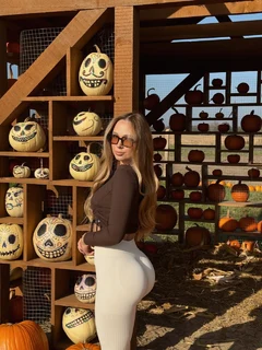 Alicia escort in Hong Kong