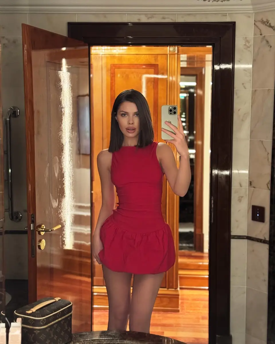 Alina escort in Hong Kong