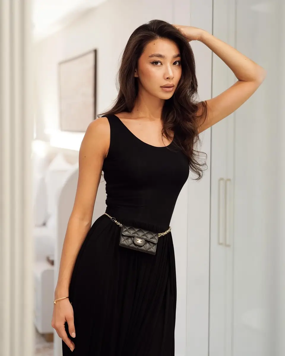Almagul escort in Hong Kong
