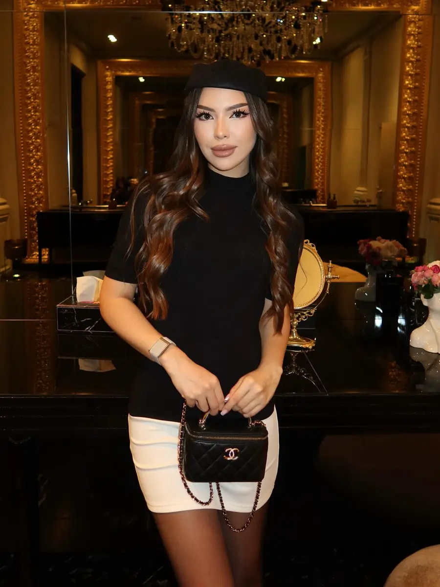 Altynai escort in Hong Kong