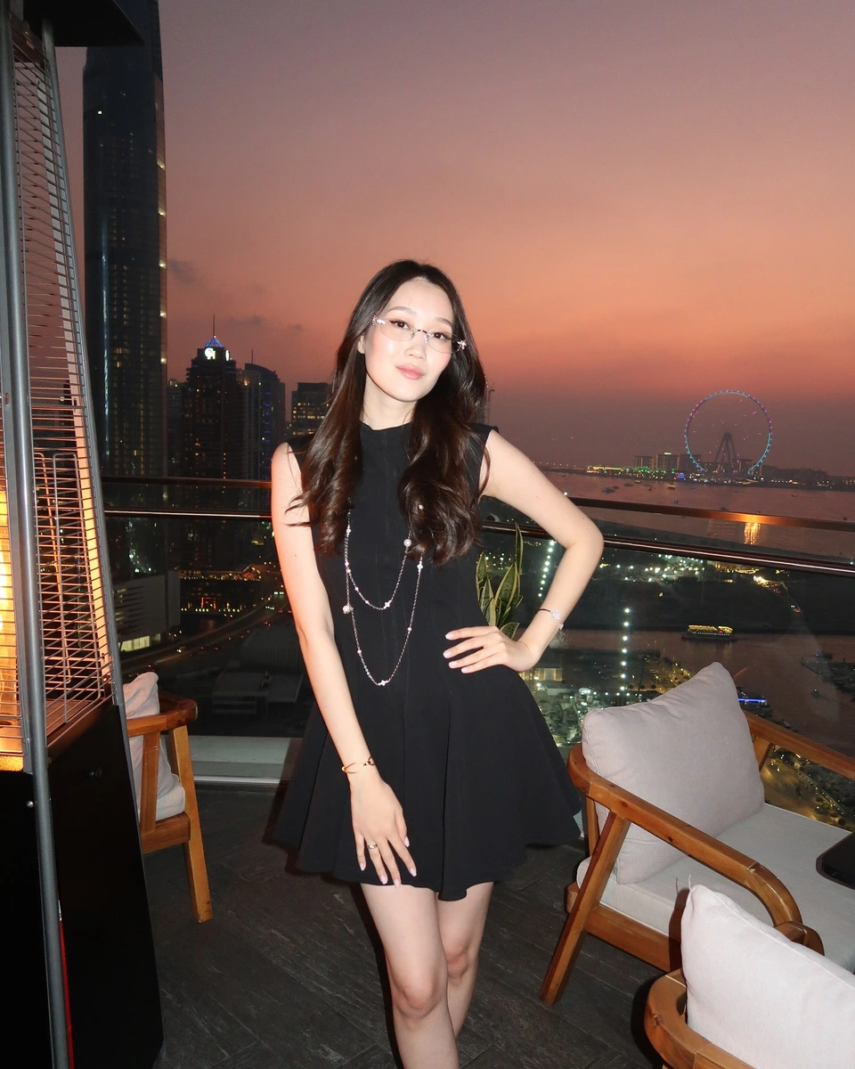 Altynai escort in Hong Kong