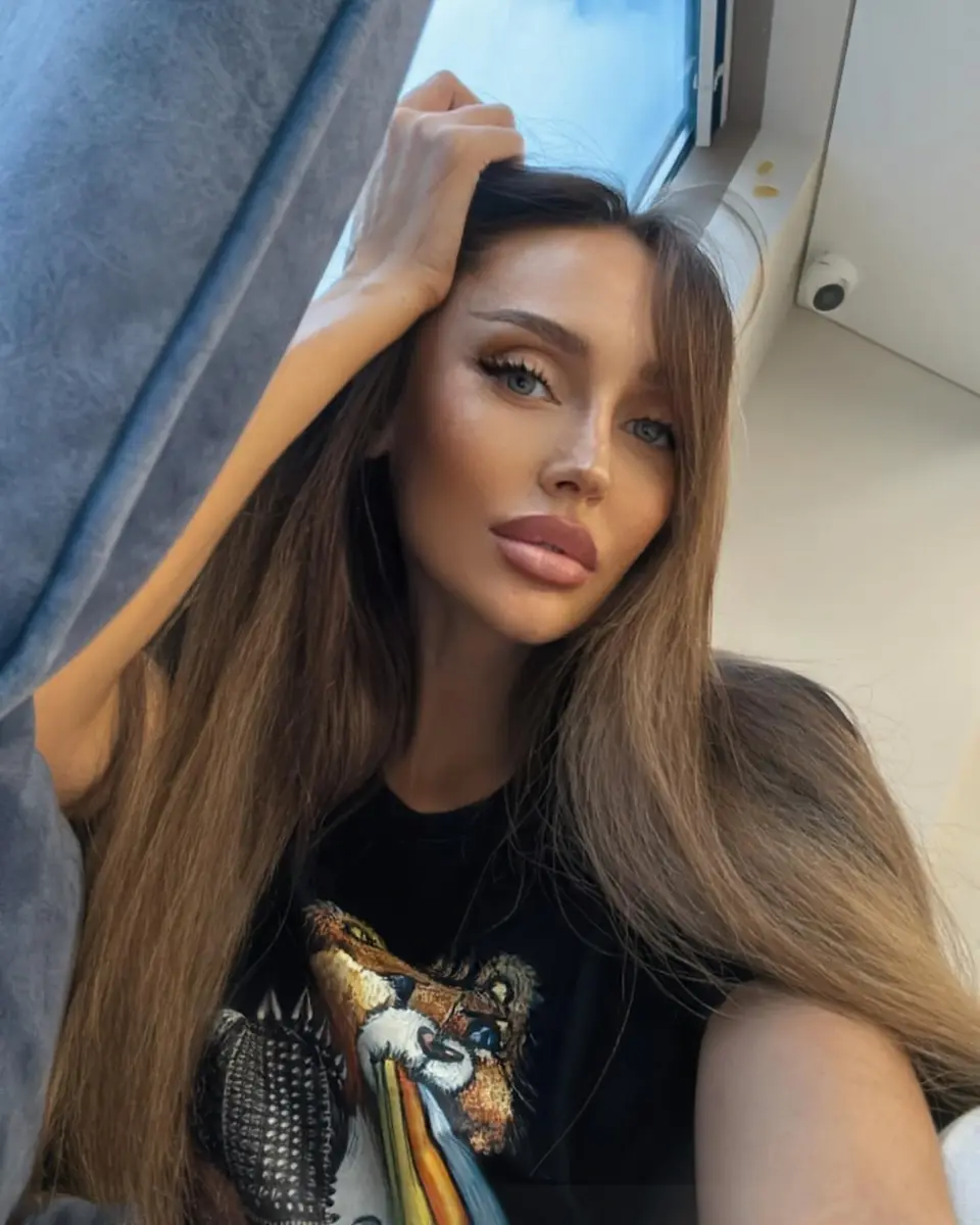 Anna escort in Hong Kong