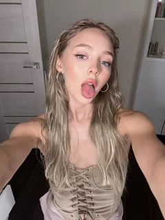 Ariella escort in Hong Kong