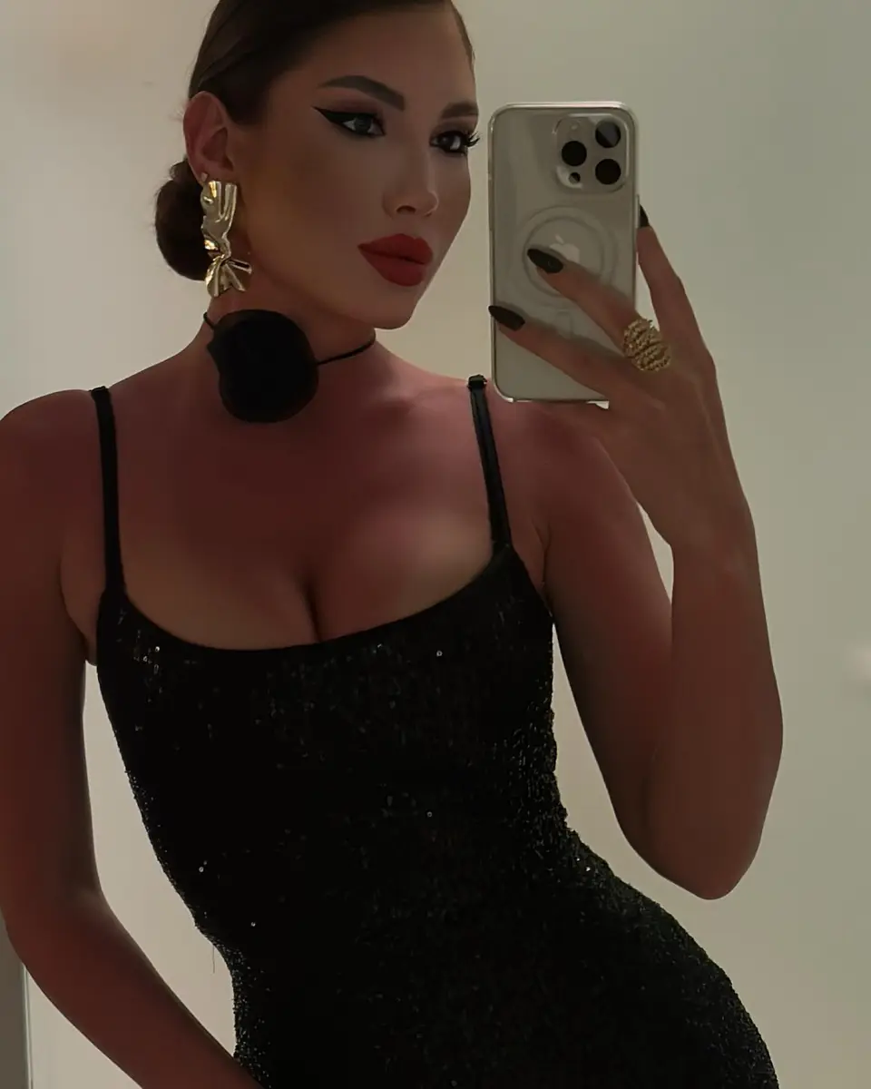 Assel escort in Hong Kong