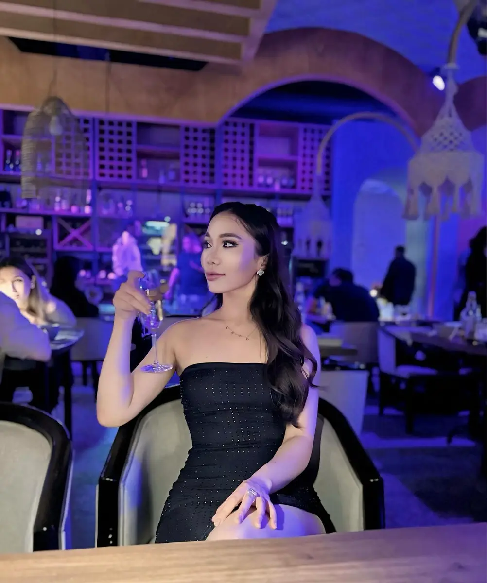 Camilla escort in Hong Kong