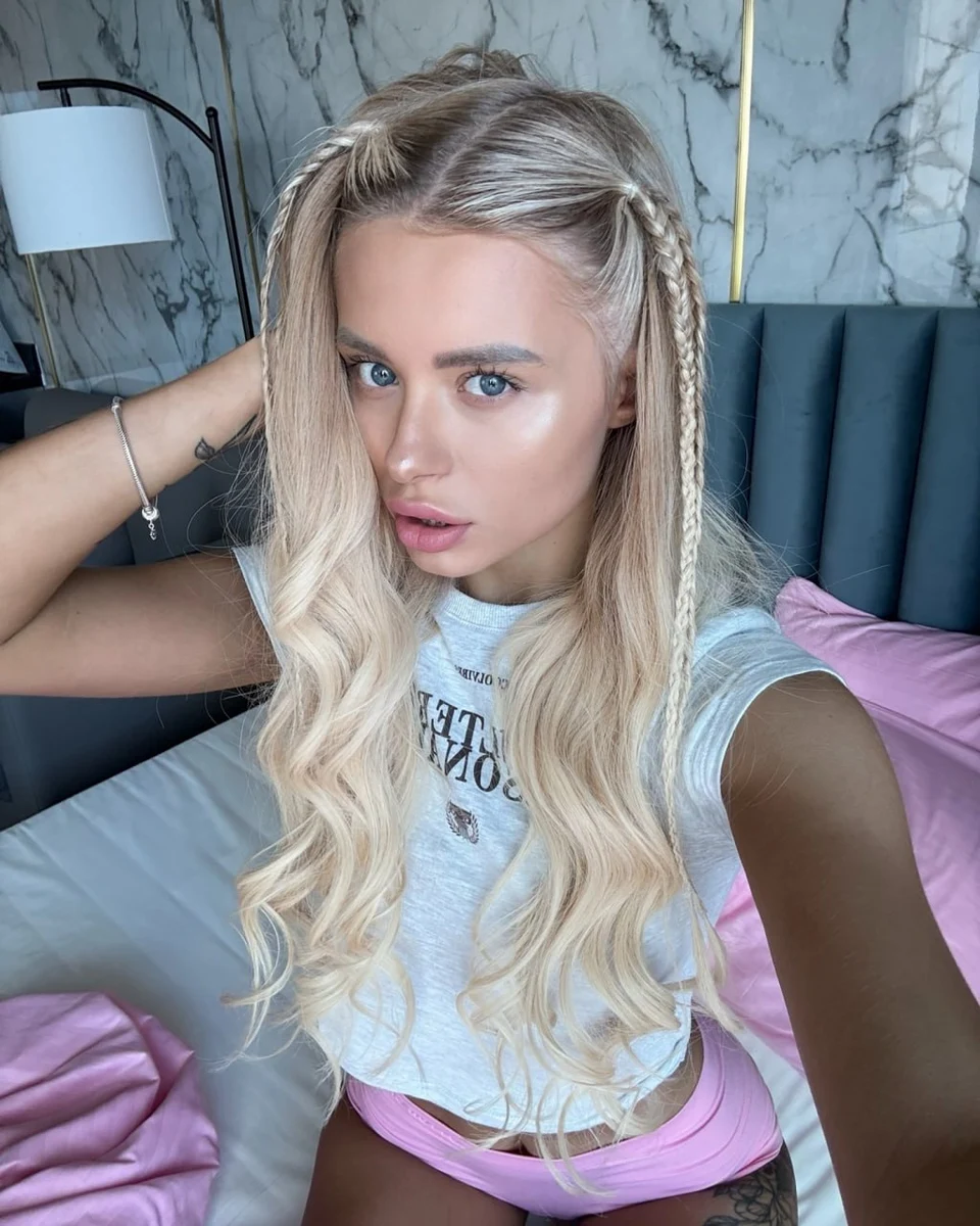 Clarissa escort in Hong Kong