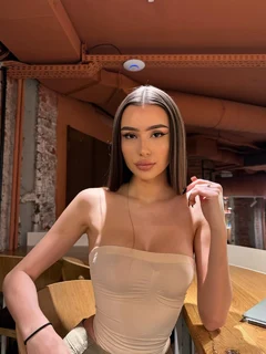 Delphina escort in Hong Kong