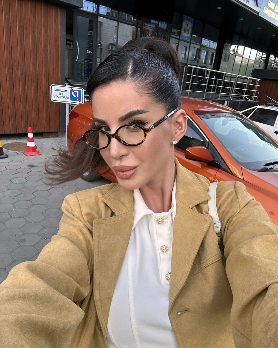 Dinara escort in Hong Kong