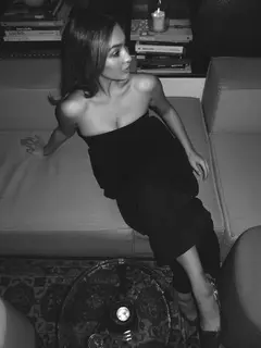 Elmira escort in Hong Kong