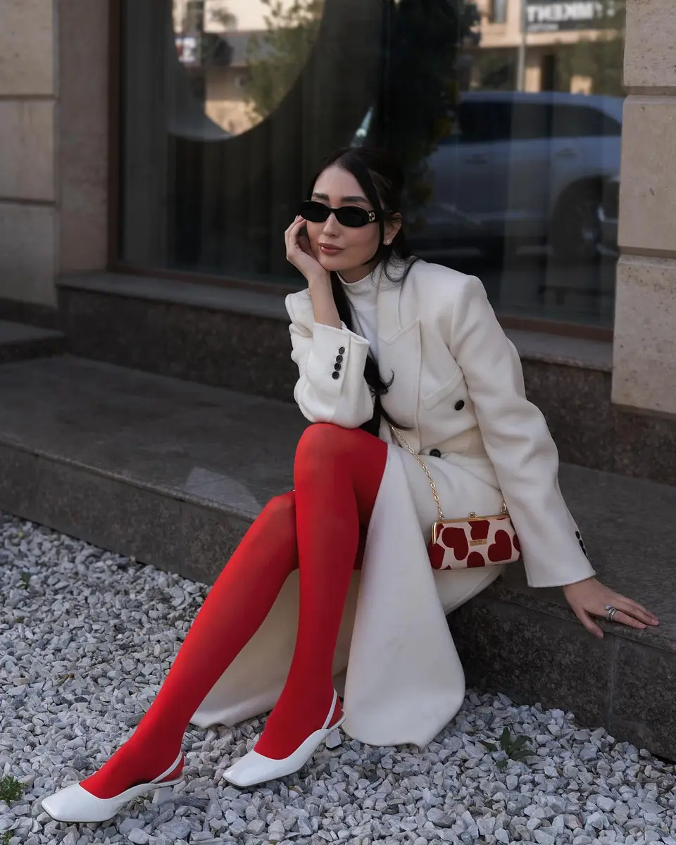Erke escort in Hong Kong