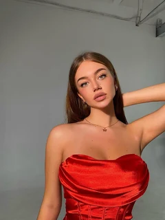 Evelina escort in Hong Kong