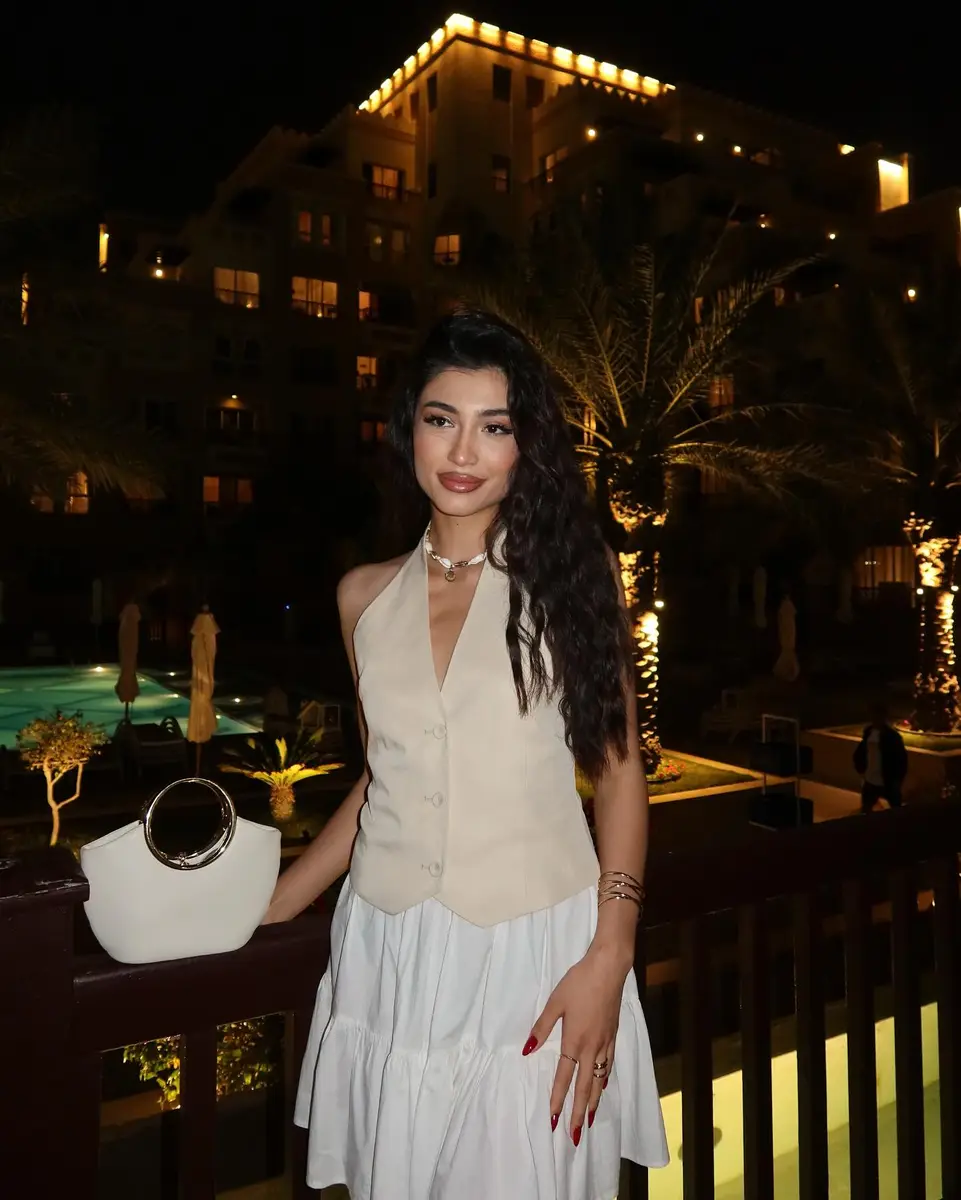 Fariza escort in Hong Kong