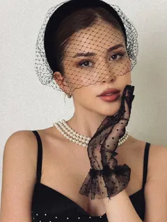 Florentia escort in Hong Kong