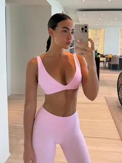 Kamila escort in Hong Kong