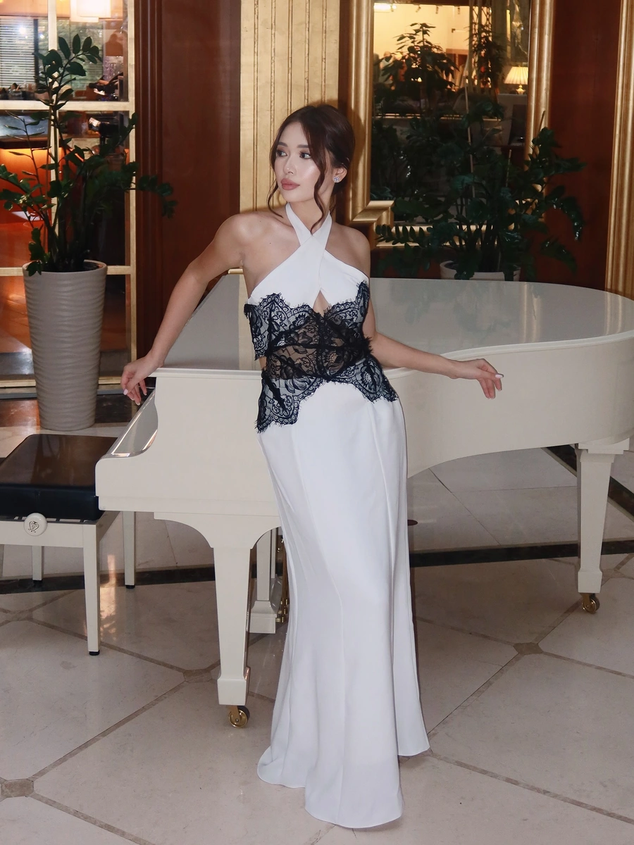 Nazym escort in Hong Kong