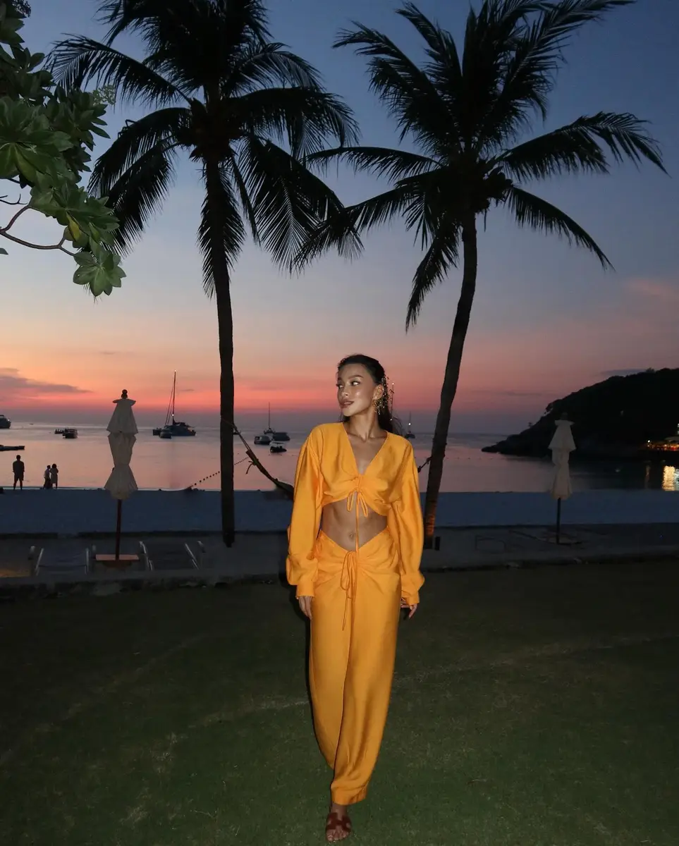 Raikhan escort in Hong Kong