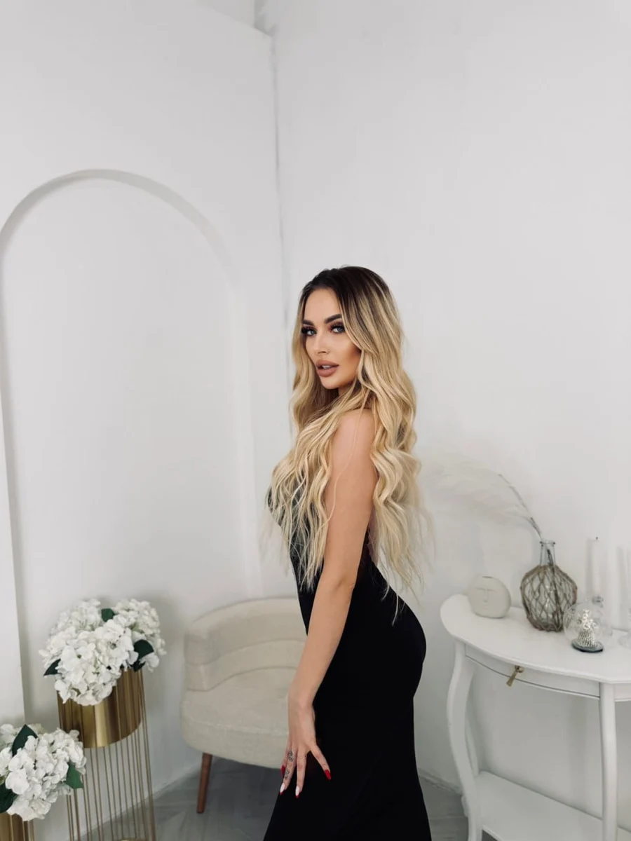 Stefania escort in Hong Kong