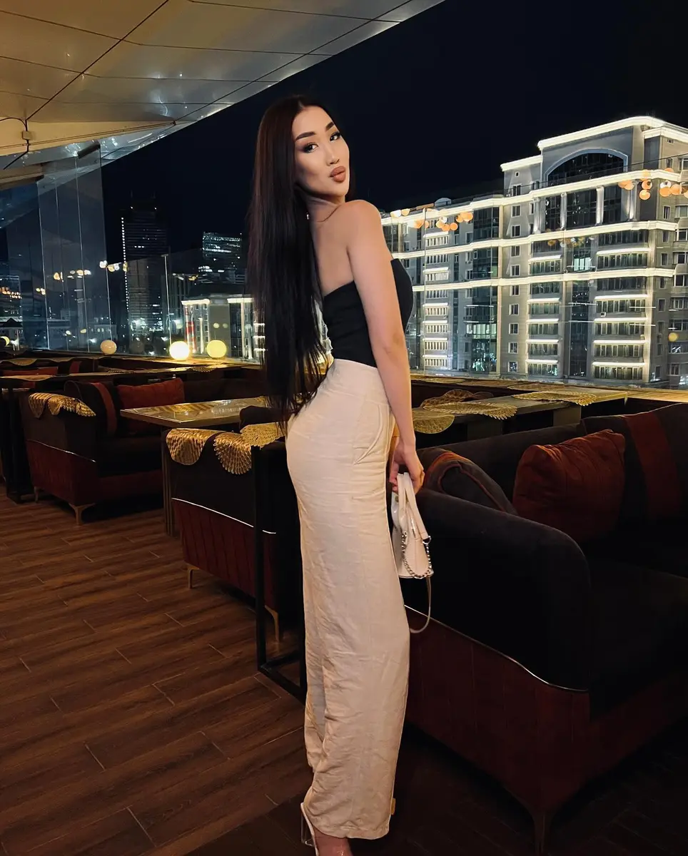 Zhanel escort in Hong Kong