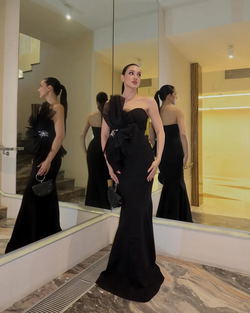 Zhansaya escort in Hong Kong