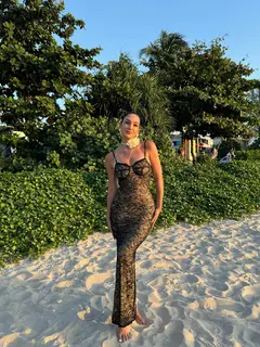 Zhansaya escort in Hong Kong