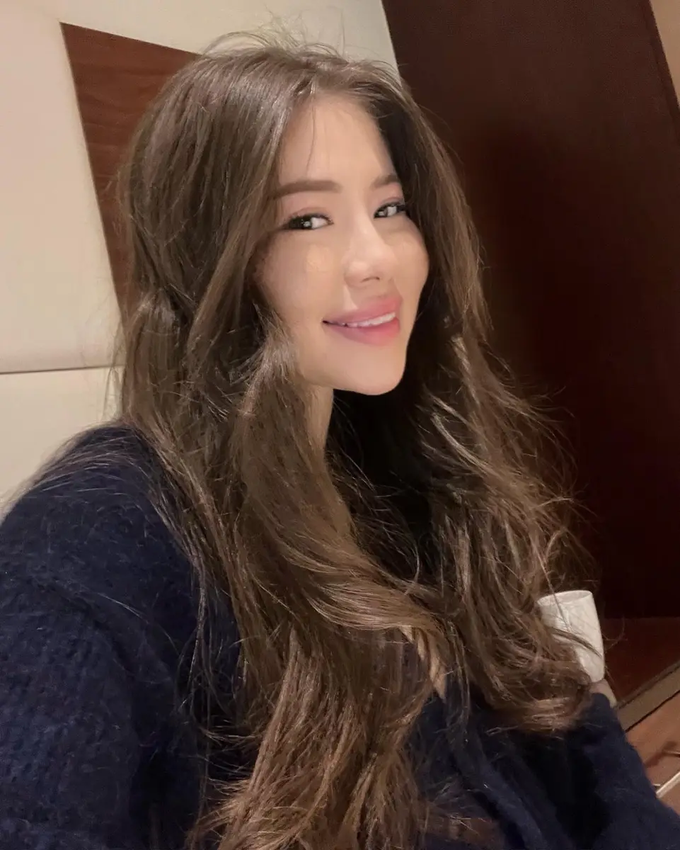 Zhanyl escort in Hong Kong